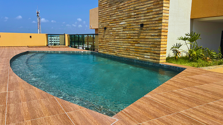Studio com piscina privativa e 5 min da praia do Cupe!