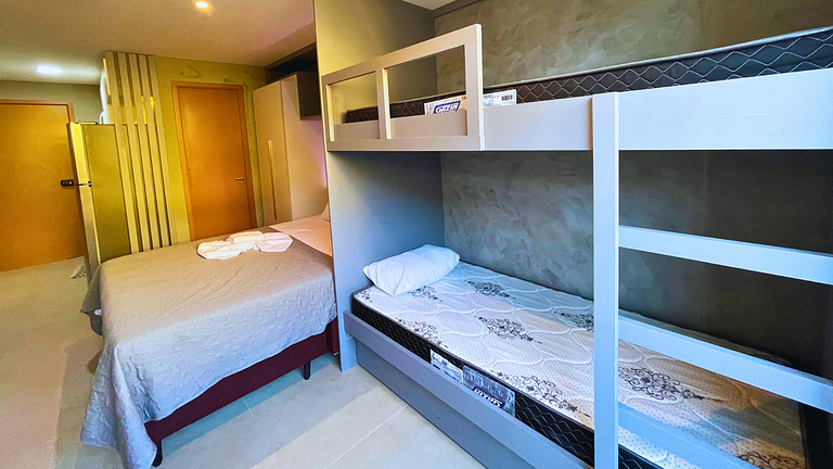 Studio com piscina privativa e 5 min da praia do Cupe!