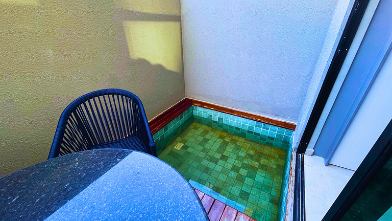 Studio com piscina privativa e 5 min da praia do Cupe!