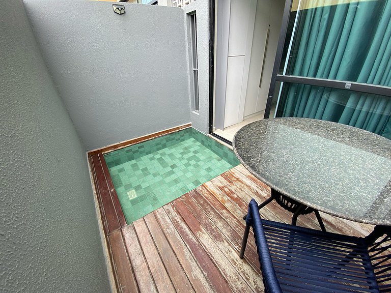 Studio com piscina privativa e 5 min da praia do Cupe!