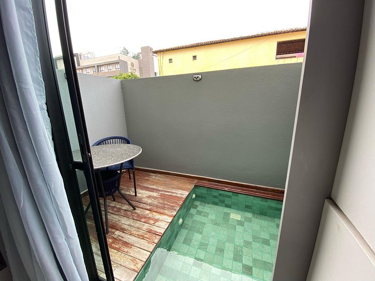 Studio com piscina privativa e 5 min da praia do Cupe!