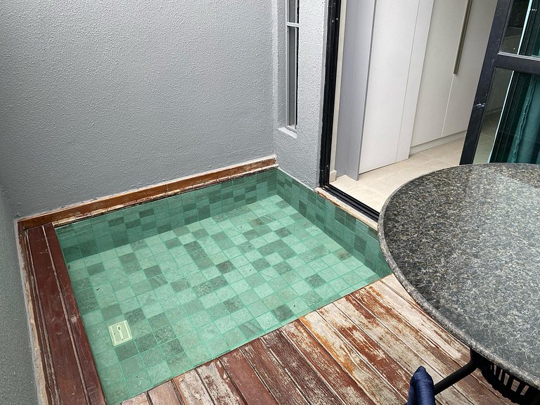 Studio com piscina privativa e 5 min da praia do Cupe!